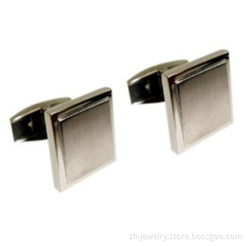 Square/silver gold-plated cufflink, smooth, shiny and bright polish